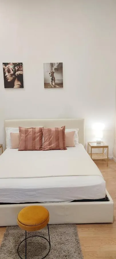 Bed & Breakfast Bed and Breakfast Domus Luigi Leone Napoli