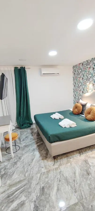 Bed and Breakfast Domus Luigi Leone Неаполь Отель типа 