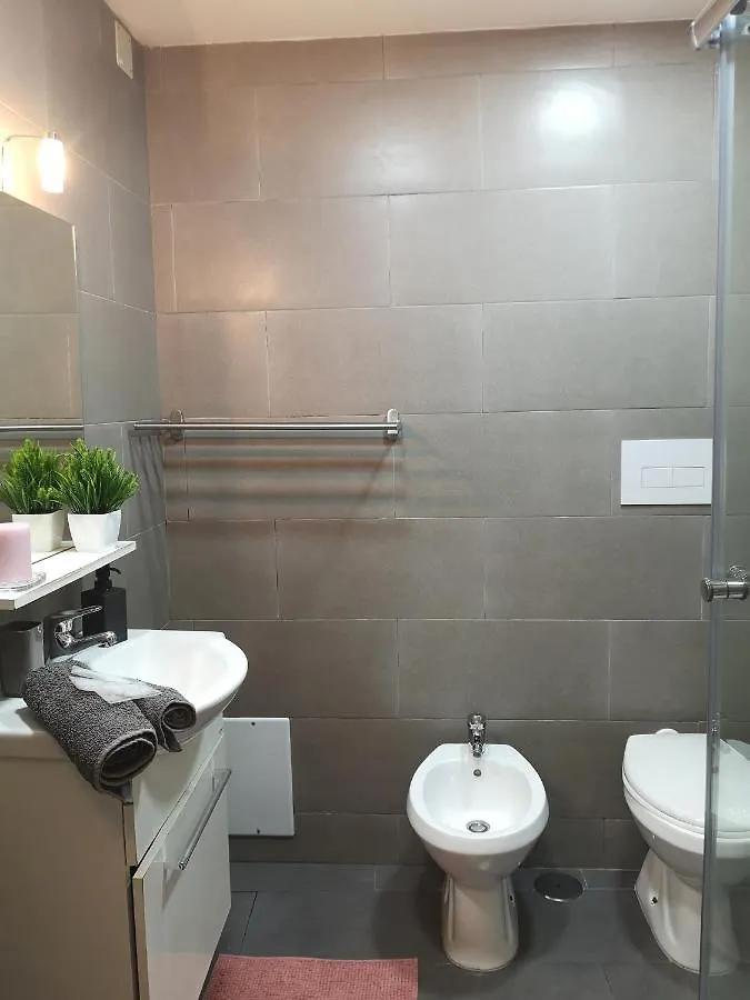 Bed and Breakfast Domus Luigi Leone Napoli