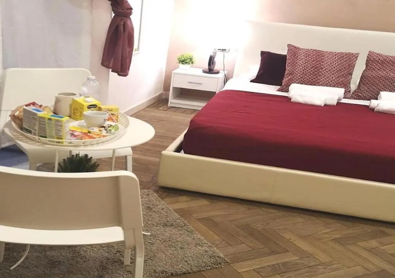 Bed and Breakfast Domus Luigi Leone Неаполь