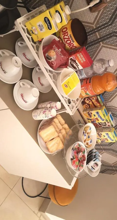 Bed and Breakfast Domus Luigi Leone Неаполь
