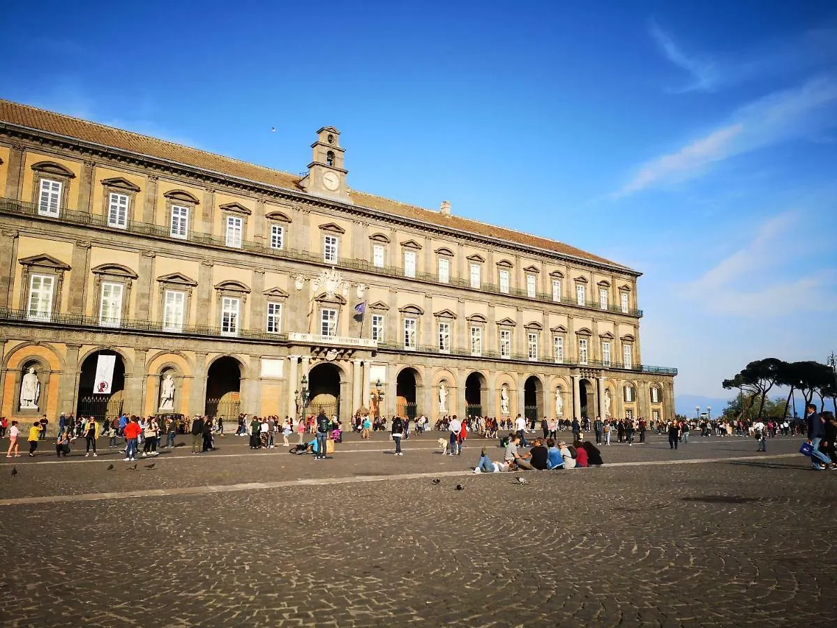 Domus Luigi Leone Bed & Breakfast Naples