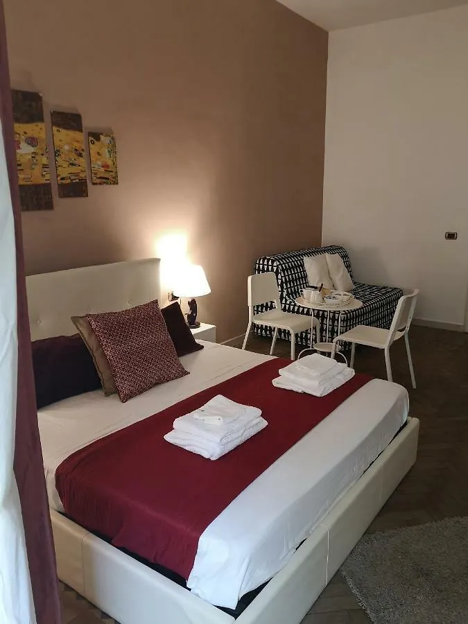 Domus Luigi Leone Bed & Breakfast Naples 0*,  Italy