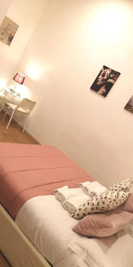 مبيت وإفطار نابولي Domus Luigi Leone